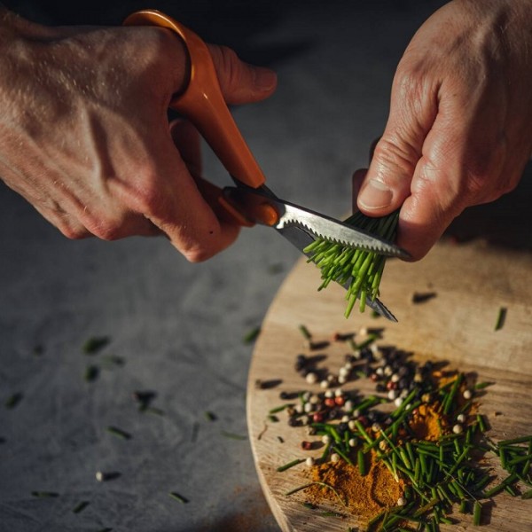 Ножницы универсальные Fiskars 18 см S92 1000555 (1075052)