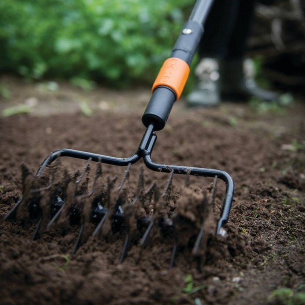 Инструмент для прокалывания газонов Fiskars QuikFit 136524 (1000689)