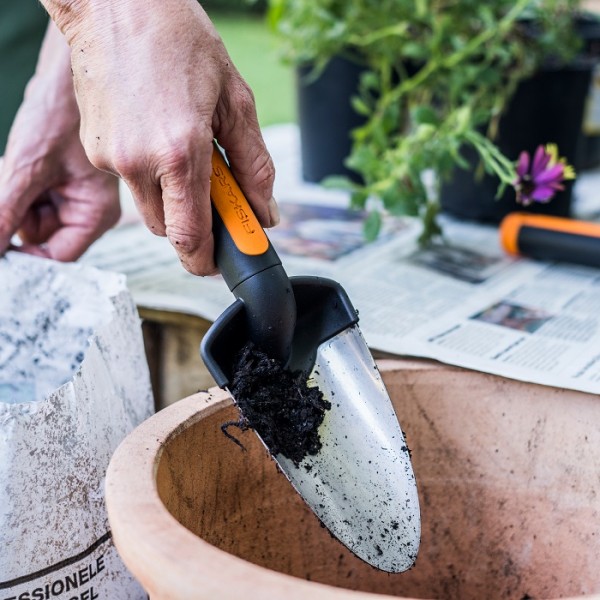 Садовий совок Fiskars Premium 137200 (1000726)