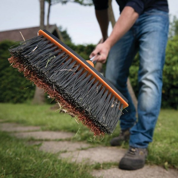 Щетка садовая Fiskars QuikFit 135532 (1001417)