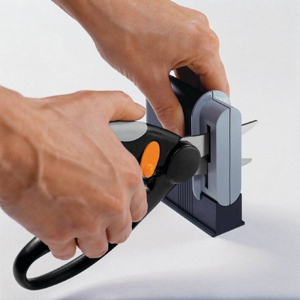 Универсальные ножницы до 20 мм Fiskars Fingerloop Universal SP45, 111450 (1001533)