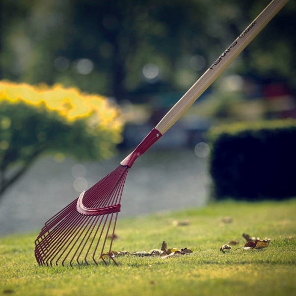 Грабли веерные Fiskars Classic, 47 см (1003708)