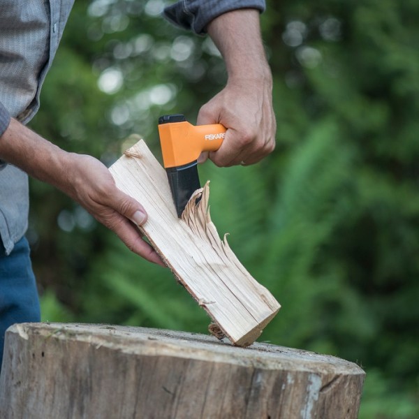 Подарочный набор Fiskars (Топор 1015617 + нож 1023619 + пила 1000613) 2020961