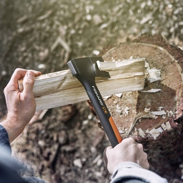 Подарочный набор Fiskars (Топор 1015618+точило 1000601+чем 1023619) 2021271