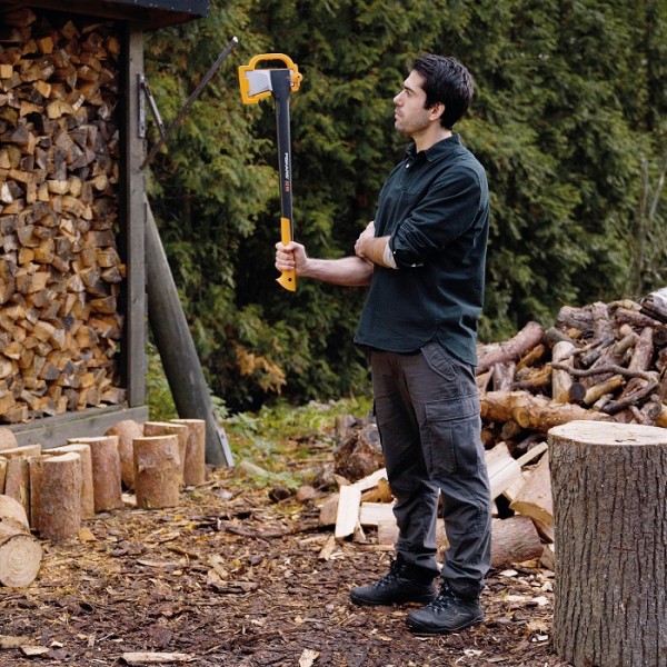 Подарочный набор Fiskars (Топор 1015619+пила 1000614+чем 1023619) 2021281