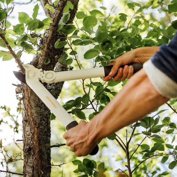 Малый контактный сучкорез Fiskars White PowerGear™ L32 1026930