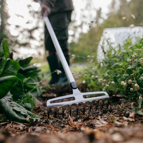 Грабли для почвы Fiskars Xact (M) 370 мм 1027039