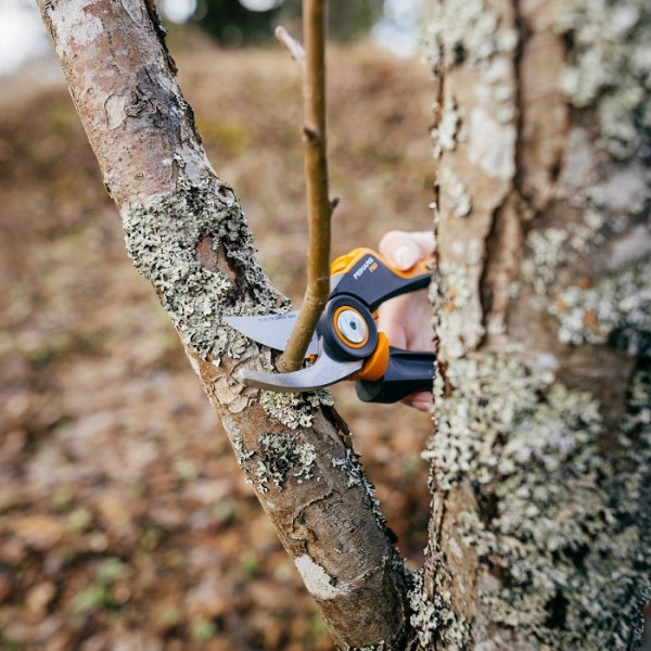Площинний секатор до 24 мм Fiskars X-series™ Bypass M, P921 (1057173)