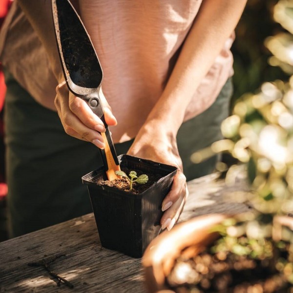 Лопатка для посіву насіння Fiskars Solid™ (1057641)