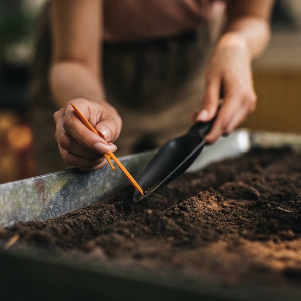 Лопатка для посіву насіння Fiskars Solid™ (1057641)