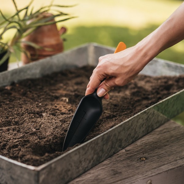 Лопатка для посіву насіння Fiskars Solid™ (1057641)