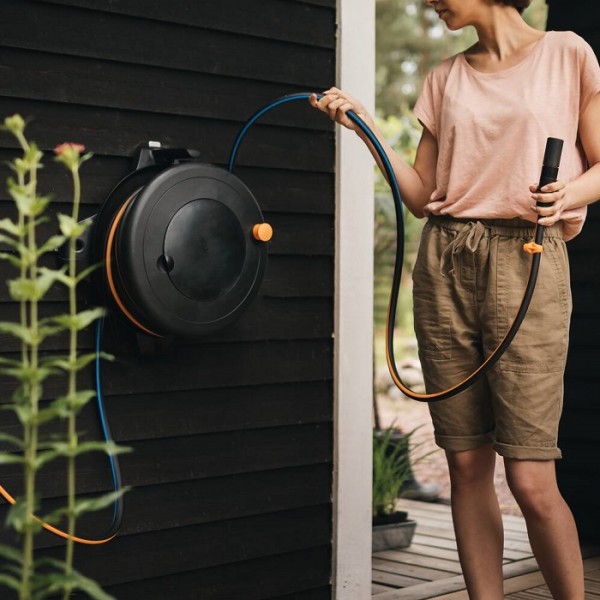 Кронштейн настенный для шланга Fiskars Solid 50 мм 0.34 кг (1059235)