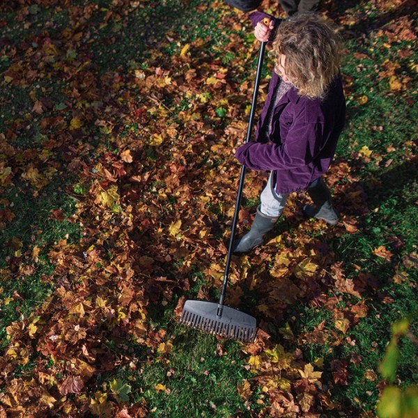 Грабли для листьев  Fiskars Solid M (1063090)