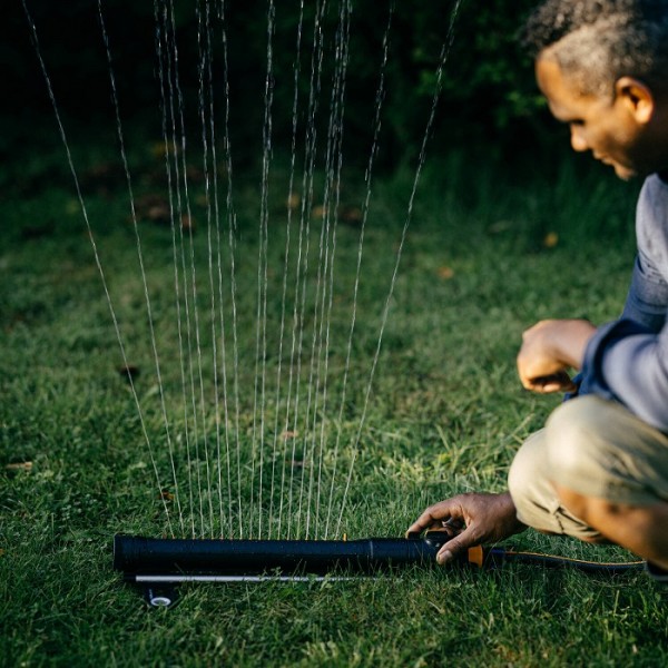 Дождеватель Fiskars осциллирующий Fiskars X-Series L (1070831)