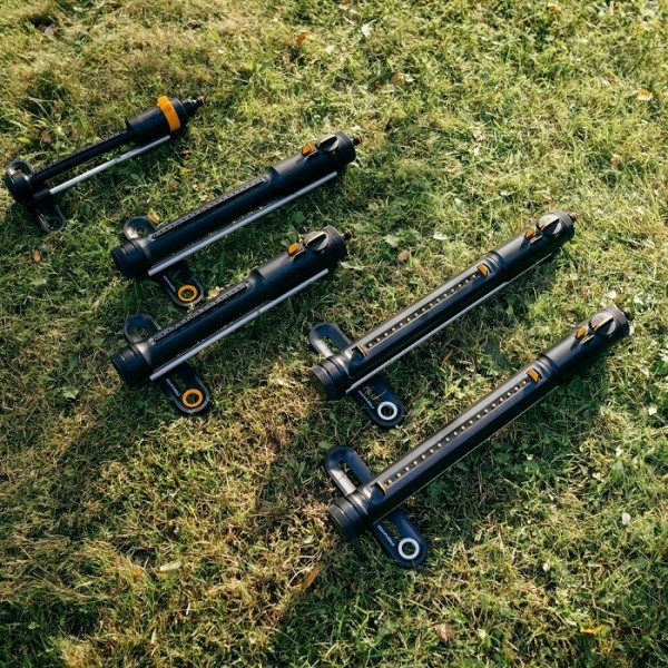 Дождеватель Fiskars осциллирующий Fiskars X-Series M (1070832)