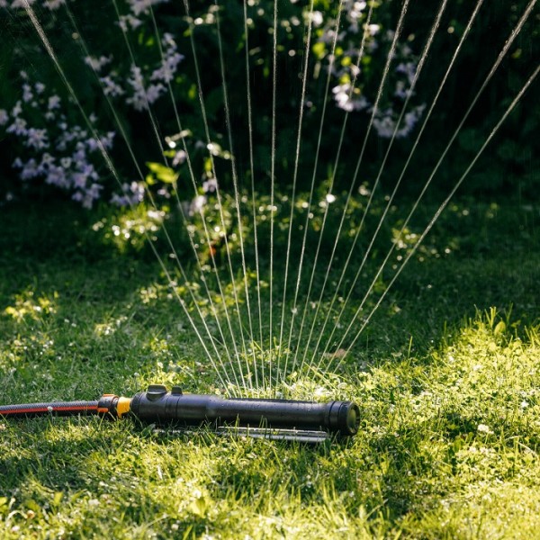 Дождеватель Fiskars осциллирующий Fiskars Comfort M (1070834)