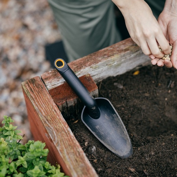Садовий совок Fiskars Solid (1071899)