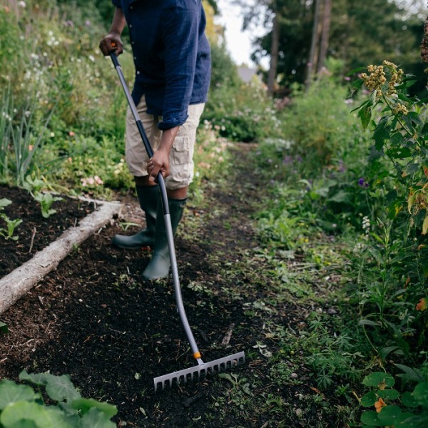 Грабли металлические S-ручка Fiskars Ergonomic (1077112)