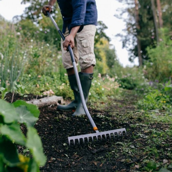 Грабли металлические S-ручка Fiskars Ergonomic (1077112)