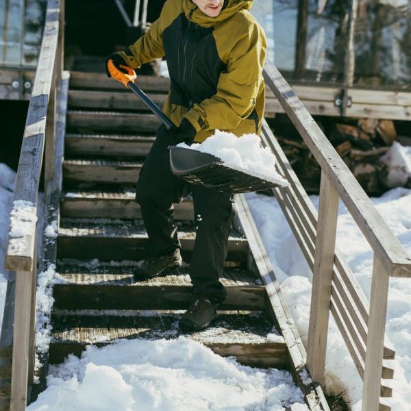 Лопата для уборки снега Fiskars Solid 35 см, 132 см (1052525)