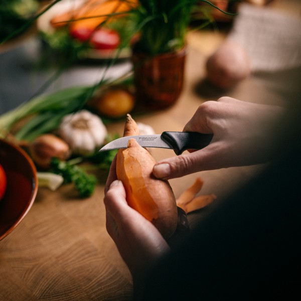 Набір ножів для овочів та фруктів Fiskars Essential 3 шт (1065600) 1065600