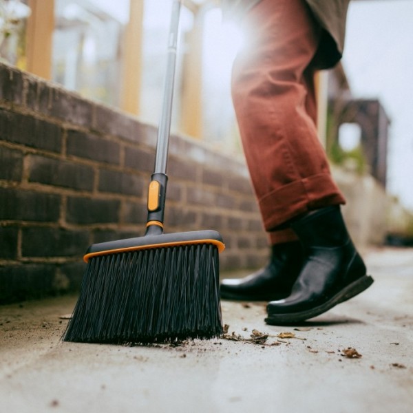 Щітка для тераси Fiskars OneClick 27 см (1080699) 1080699 Щітка для тераси Fiskars OneClick 27 см (1080699) 1080699