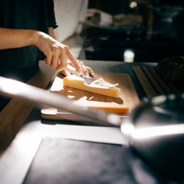 Ніж для нарізки сиру Fiskars Functional Form (1016129)