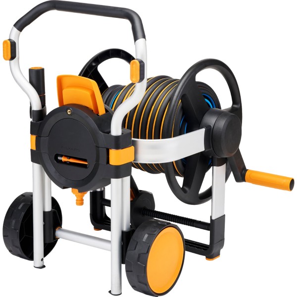 Ручная катушка Fiskars XL со шлангом и набором аксессуаров 1062256