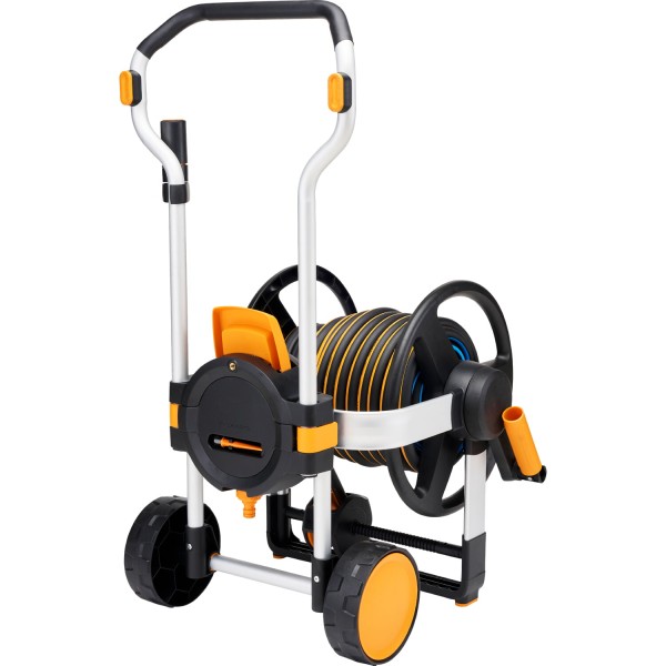 Ручная катушка Fiskars XL со шлангом и набором аксессуаров 1062256