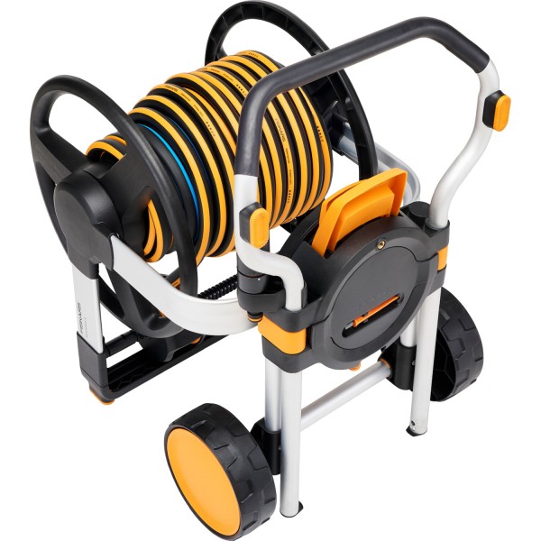 Ручная катушка Fiskars XL со шлангом и набором аксессуаров 1062256