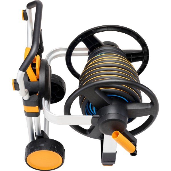 Ручная катушка Fiskars XL со шлангом и набором аксессуаров 1062256