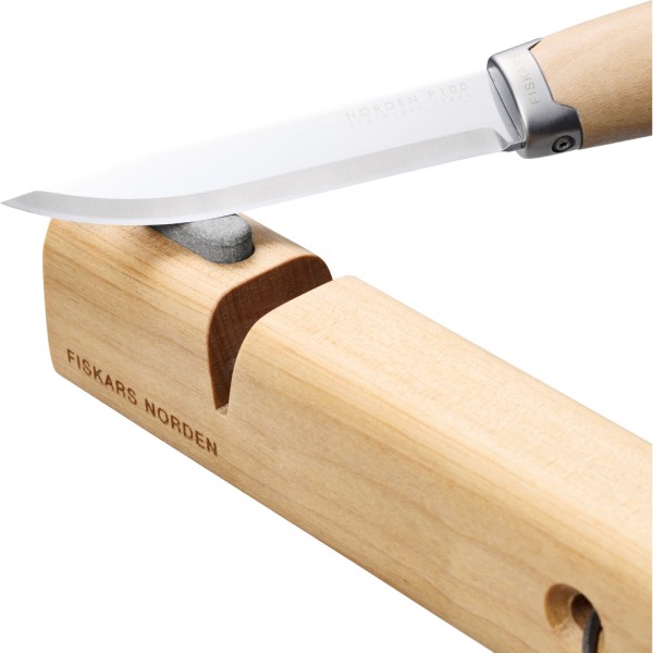 Точило Fiskars для сокир та ножів Norden™ 1071898