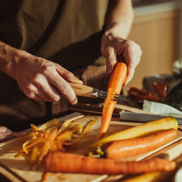 Овочечистка Fiskars Folken, фиксоване лезо, FSC-клен (1075683)