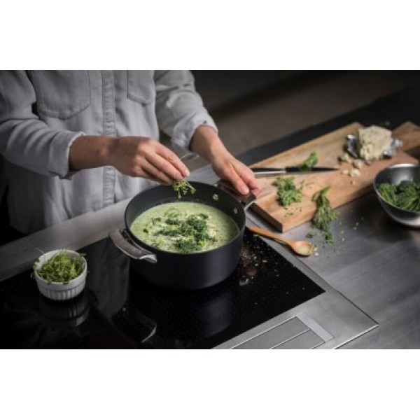 Сотейник Fiskars Rotisser Optiheat 26 см 1023758