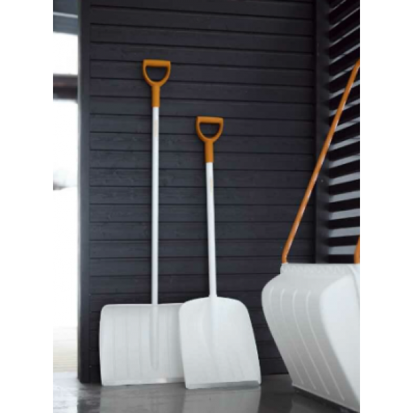 Скрепер для уборки снега Fiskars White Snow 1052522