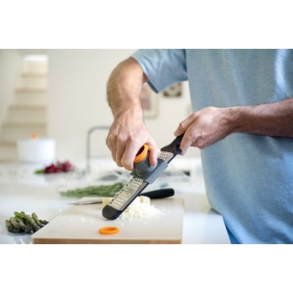 Пресc для чеснока Fiskars Functional Form 1014349