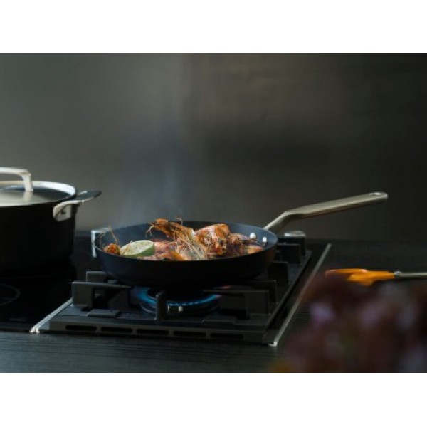 Сотейник Fiskars Rotisser 24 см 1023751