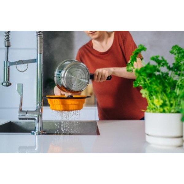 Пресc для чеснока Fiskars Functional Form 1014349