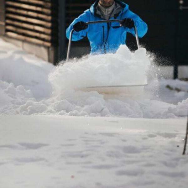Скрепер-волокуша для прибирання снігу Fiskars White Snow 1052523 Скреперы