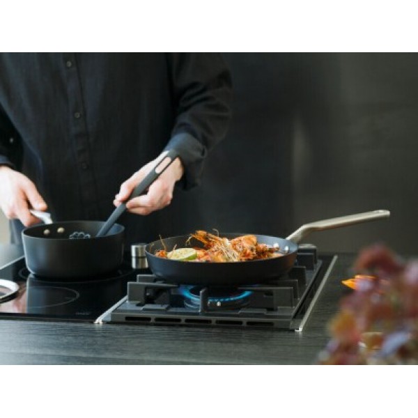 Сотейник Fiskars Rotisser 26 см 1023752